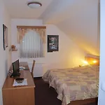 Penzion Sobe Ravbar Novo Mesto