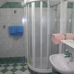 Penzion Sobe Ravbar