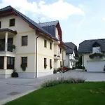 Penzion Sobe Ravbar