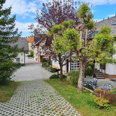 Penzion Sobe Ravbar Novo Mesto