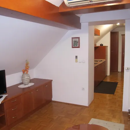 Penzion Sobe Ravbar 3*