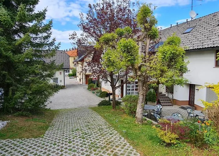 Pensjonat Sobe Ravbar Novo Mesto