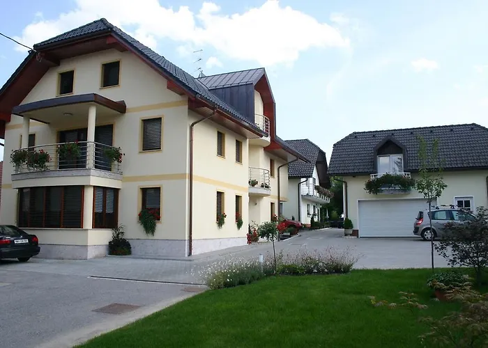 Pensjonat Sobe Ravbar