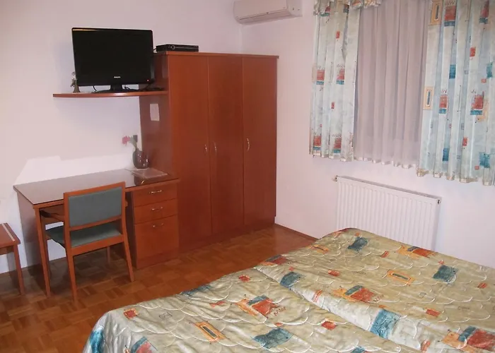 Sobe Ravbar Pensjonat Novo Mesto